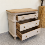 solid wood 3-drawer chest - Image 2